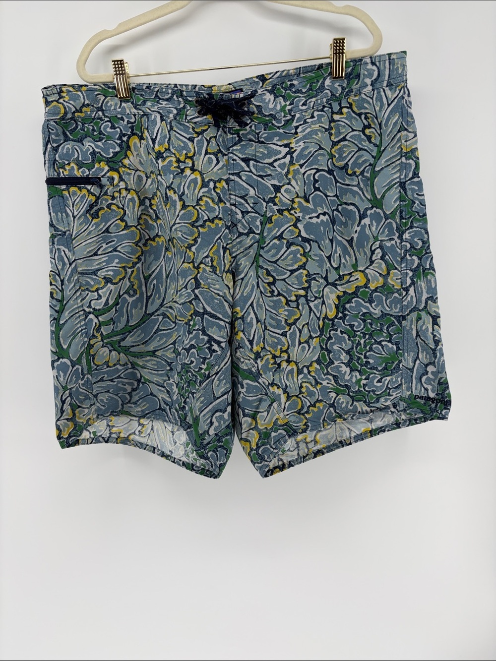 Patagonia Wavefarer Board Shorts Blue Green Abstract AOP Sz 38 9” Inseam